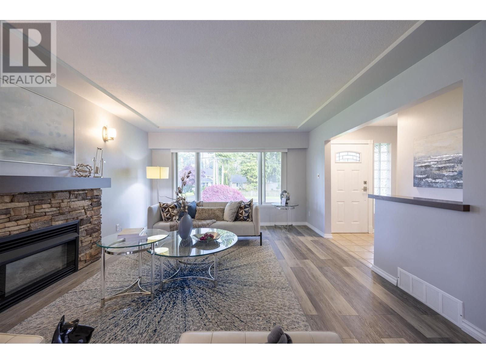 1009 Foster Avenue, Coquitlam, British Columbia  V3J 2M4 - Photo 3 - R3005642