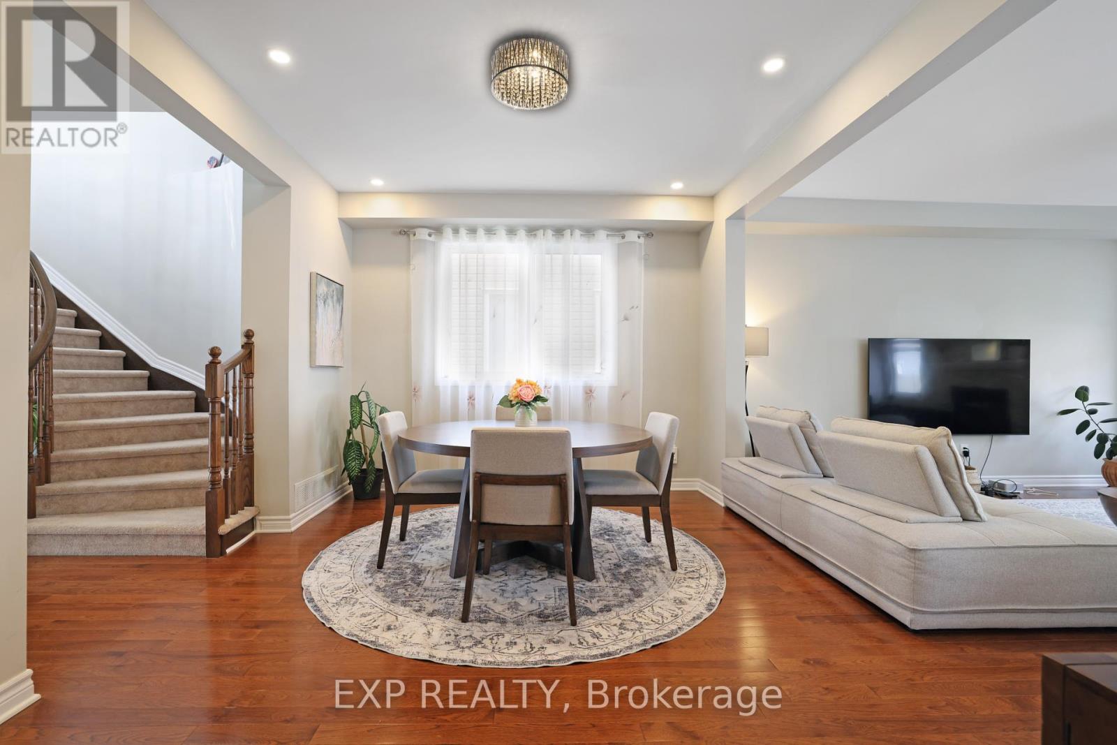 111 Westover Crescent, Ottawa, Ontario  K2T 0K6 - Photo 10 - X12164063