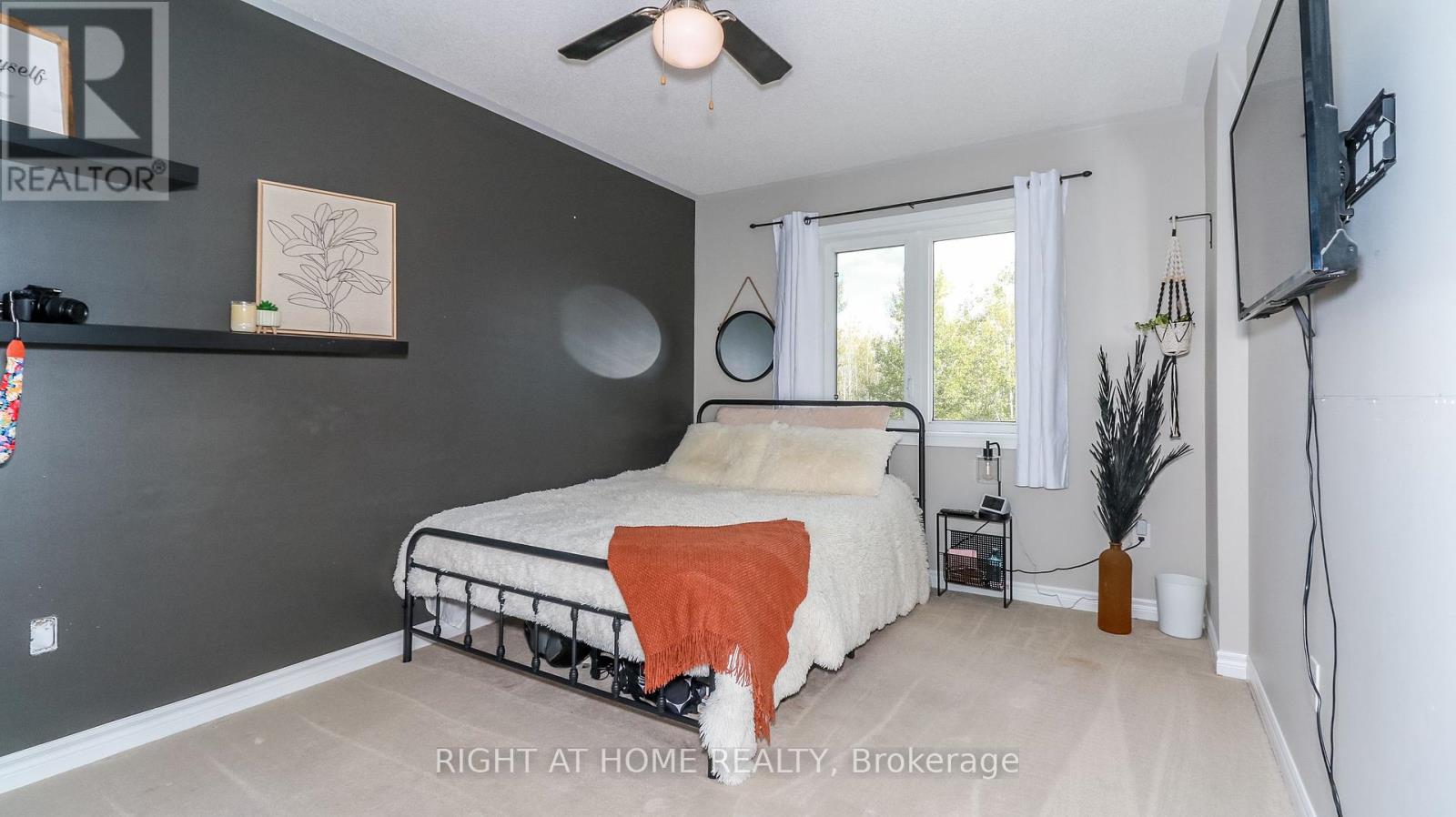 95 Collier Crescent, Essa, Ontario  L0M 1B5 - Photo 15 - N12163498