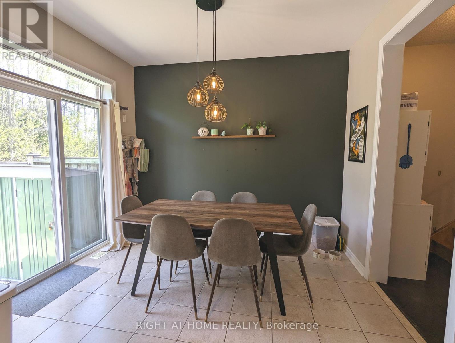 95 Collier Crescent, Essa, Ontario  L0M 1B5 - Photo 13 - N12163498