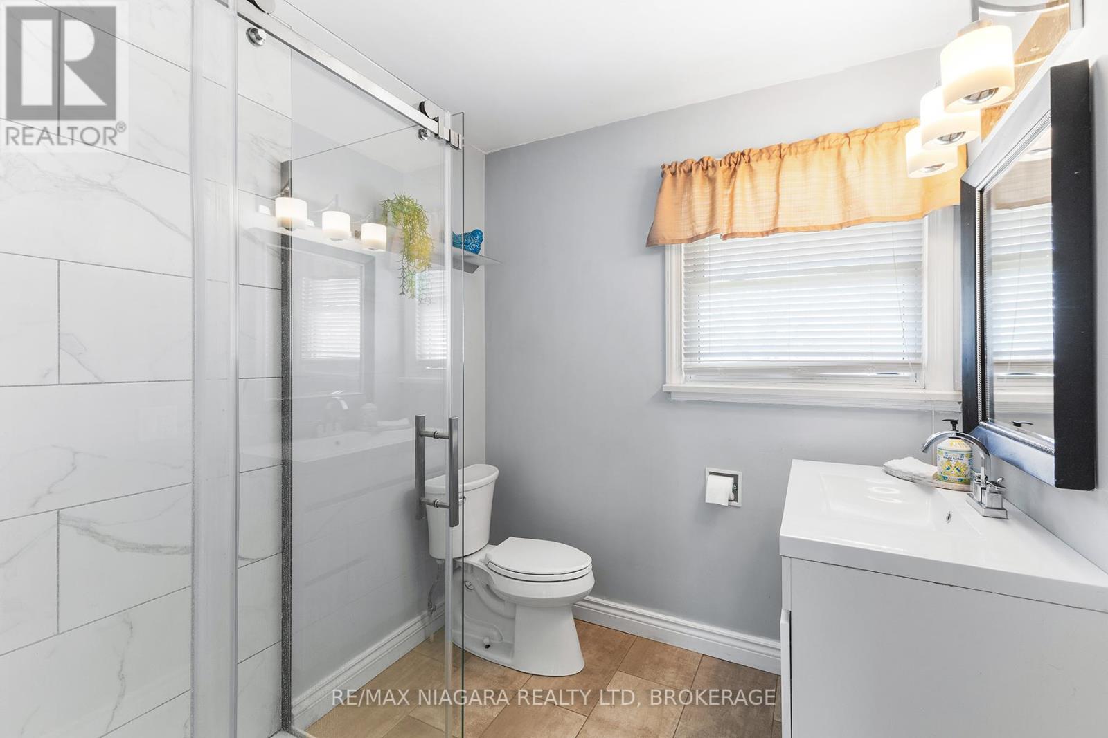 664 Geneva Street, St. Catharines (Lakeshore), Ontario  L2N 2J8 - Photo 19 - X12164029