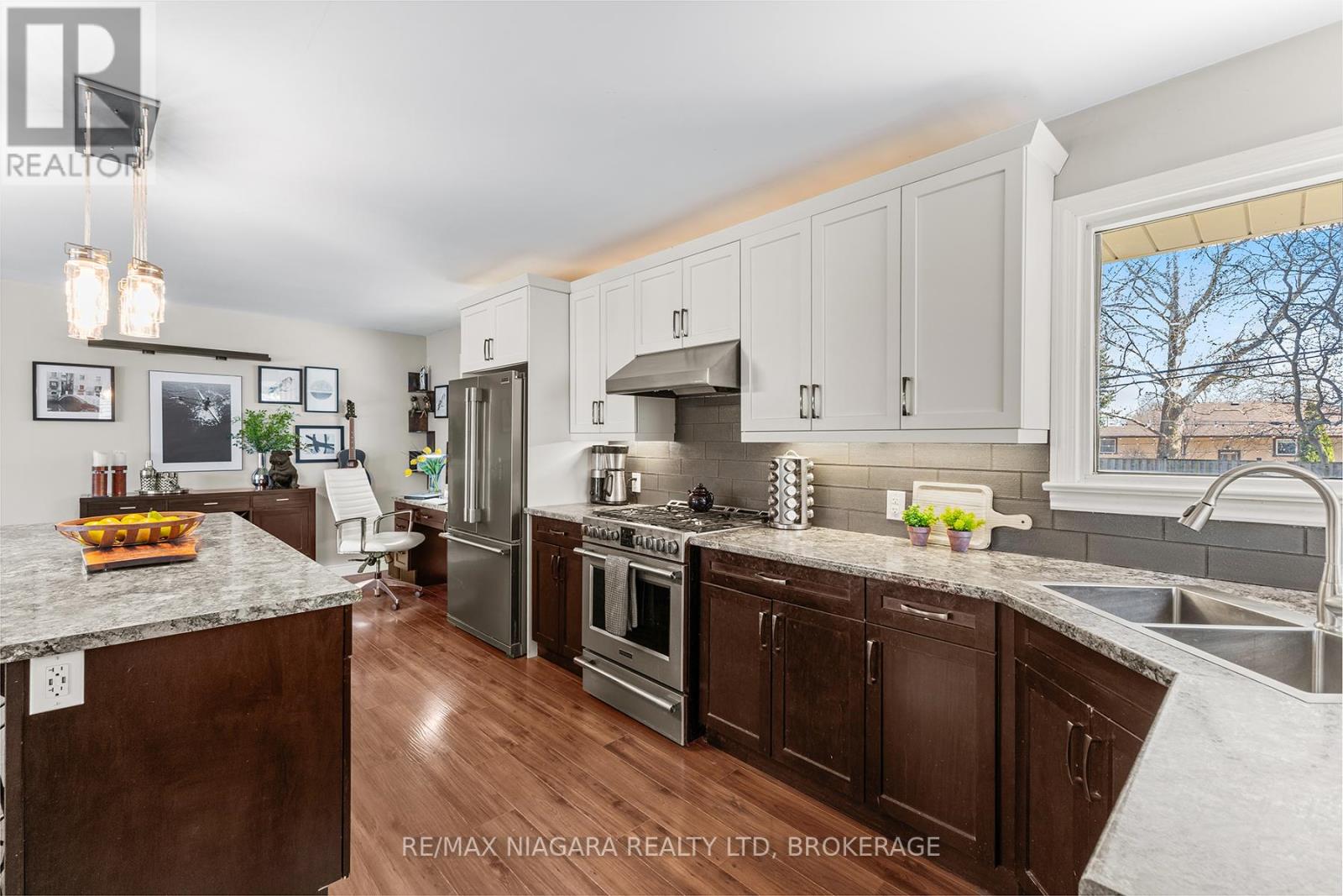 664 Geneva Street, St. Catharines (Lakeshore), Ontario  L2N 2J8 - Photo 9 - X12164029