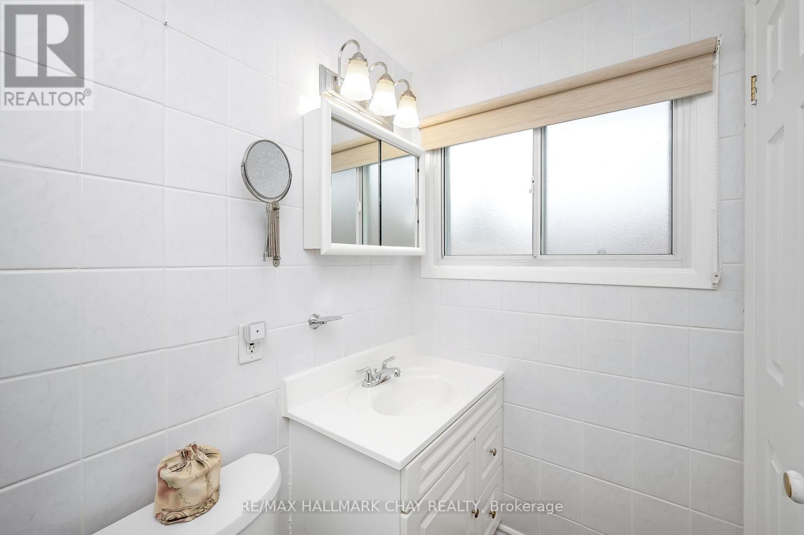 2318 Yolanda Drive, Oakville, Ontario  L6L 2H8 - Photo 25 - W12001780