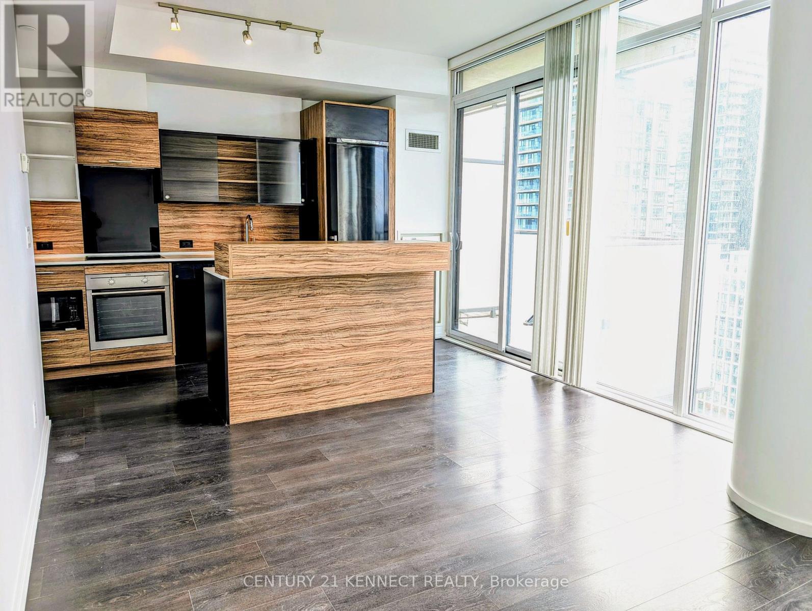 2403 - 75 St Nicholas Street, Toronto, Ontario  M4Y 0A5 - Photo 8 - C12164034