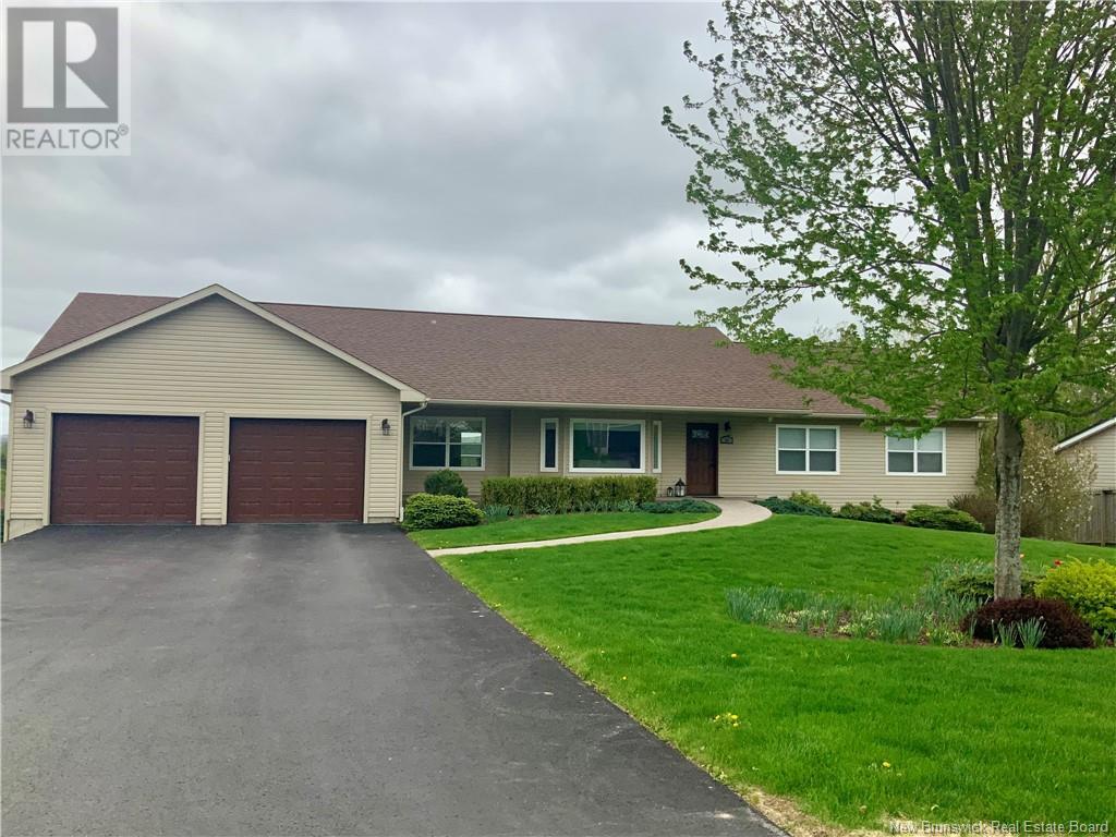 57 Leo Avenue, Sussex, New Brunswick  E4E 1Z9 - Photo 2 - NB113025