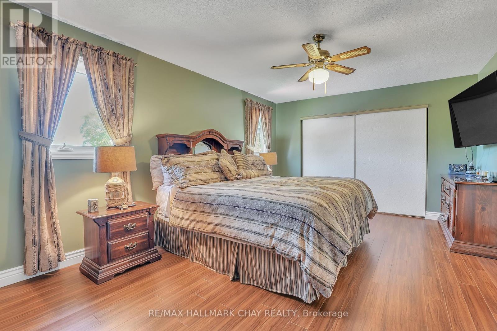 215 Mcgeorge Avenue, Essa, Ontario  L0M 1B0 - Photo 17 - N12164076