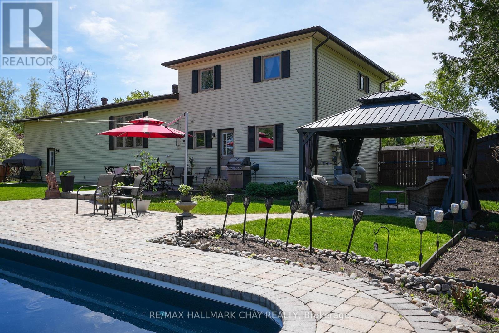 215 Mcgeorge Avenue, Essa, Ontario  L0M 1B0 - Photo 33 - N12164076