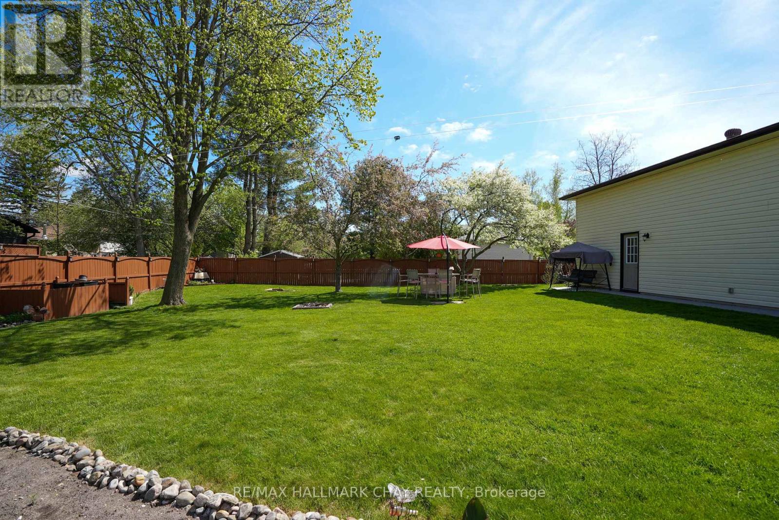 215 Mcgeorge Avenue, Essa, Ontario  L0M 1B0 - Photo 35 - N12164076