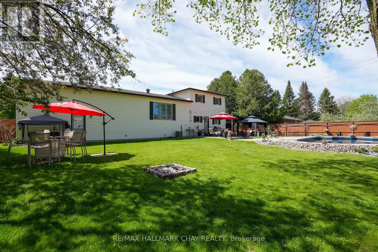 215 Mcgeorge Avenue, Essa, Ontario  L0M 1B0 - Photo 37 - N12164076