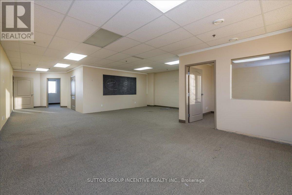 Units 10&11 - 27 Hooper Road, Barrie, Ontario  L4N 9S3 - Photo 15 - S12164006