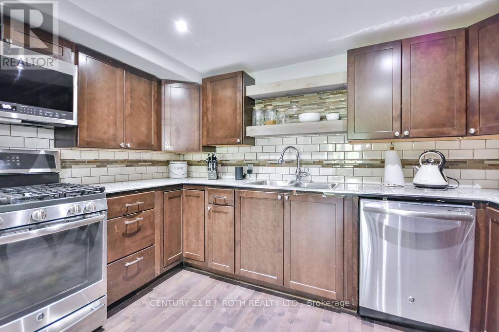 3407 Bayou Road, Severn (West Shore), Ontario  L3V 6H3 - Photo 12 - S12164038