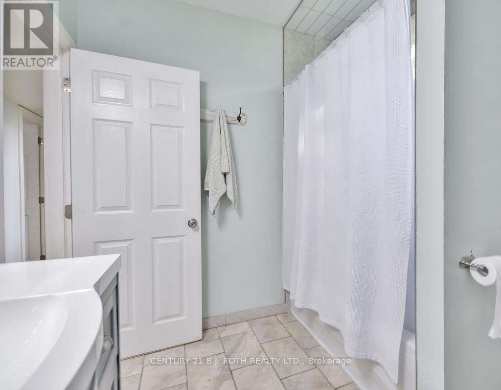 3407 Bayou Road, Severn (West Shore), Ontario  L3V 6H3 - Photo 44 - S12164038