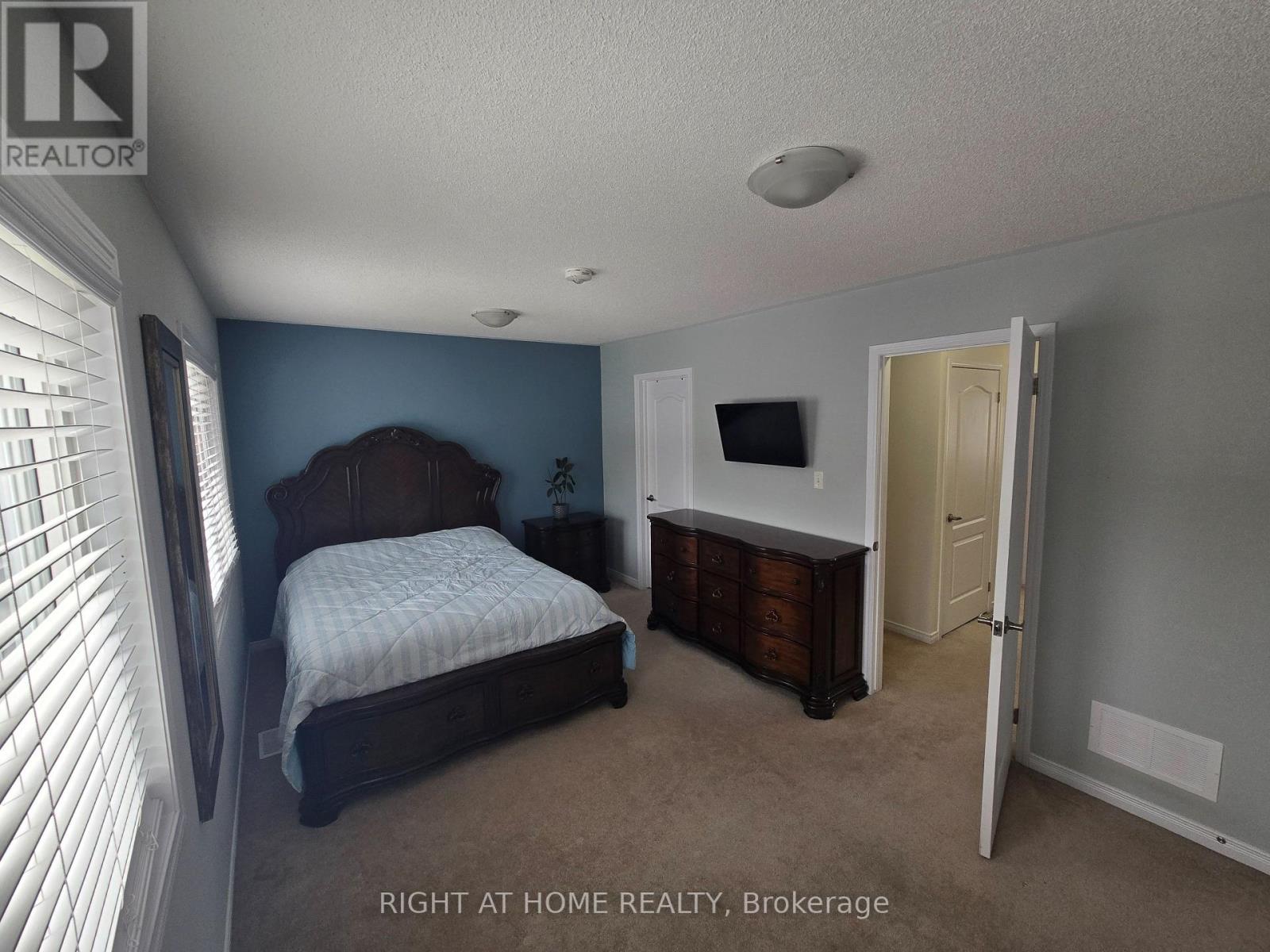82 Franks Way, Barrie, Ontario  L4N 3J1 - Photo 17 - S12164059
