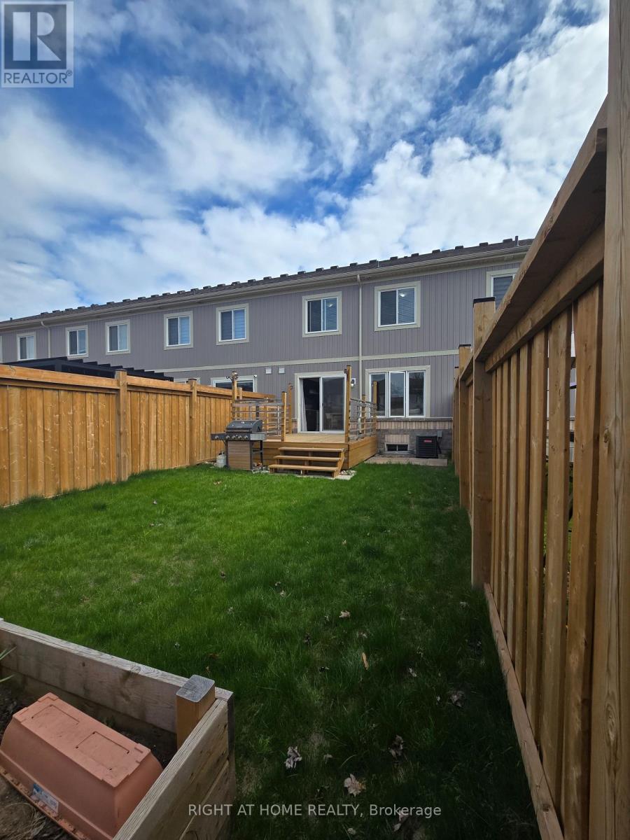 82 Franks Way, Barrie, Ontario  L4N 3J1 - Photo 32 - S12164059