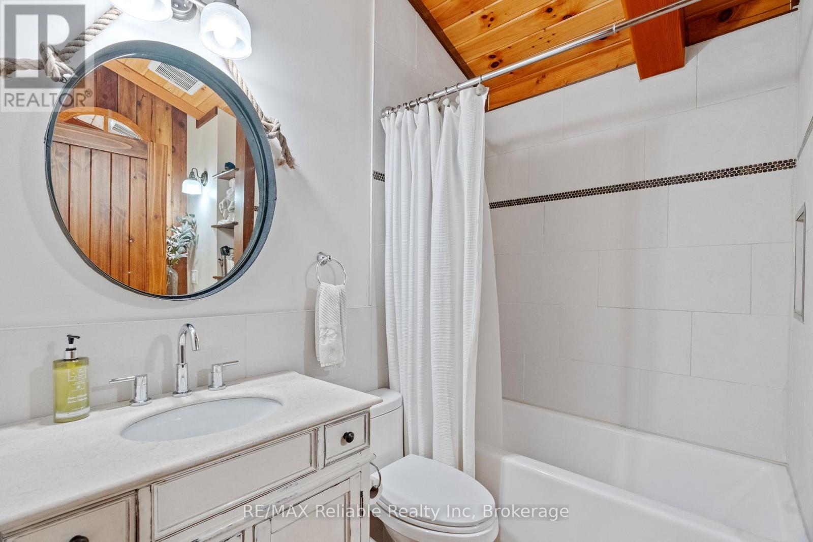 76630 Wildwood Line, Bluewater, Ontario N0M 1G0 - Photo 28 - X12107114