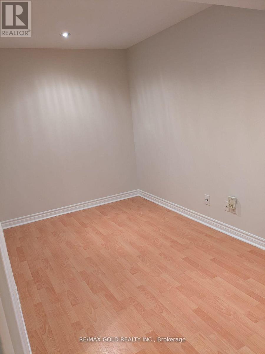 Bsmt - 5317 Hollypoint Avenue, Mississauga, Ontario  L5V 2L2 - Photo 5 - W12164017