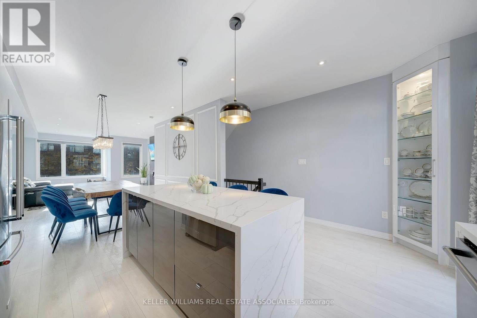 173 Sabina Drive, Oakville (Go Glenorchy), Ontario  L6H 0L4 - Photo 10 - W12164020