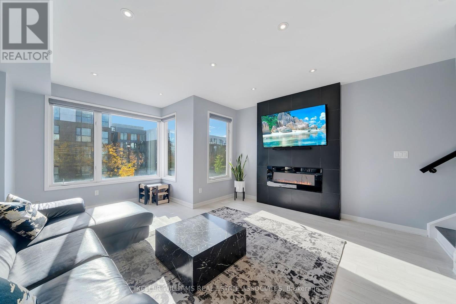 173 Sabina Drive, Oakville (Go Glenorchy), Ontario  L6H 0L4 - Photo 16 - W12164020