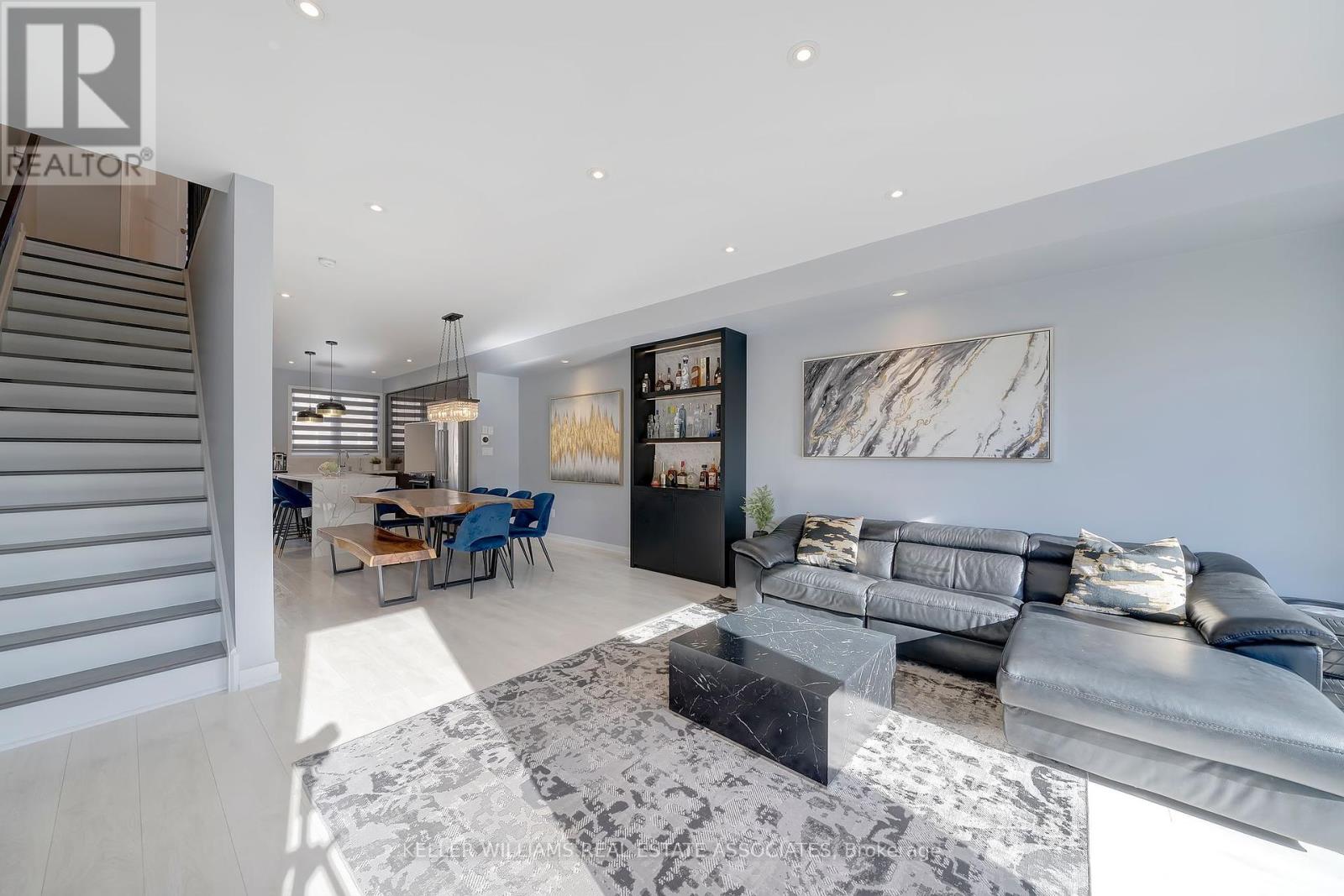 173 Sabina Drive, Oakville (Go Glenorchy), Ontario  L6H 0L4 - Photo 18 - W12164020