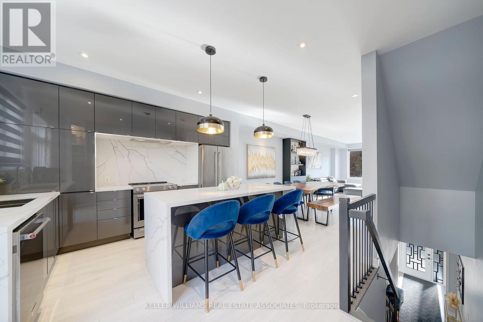 173 Sabina Drive, Oakville (Go Glenorchy), Ontario  L6H 0L4 - Photo 8 - W12164020