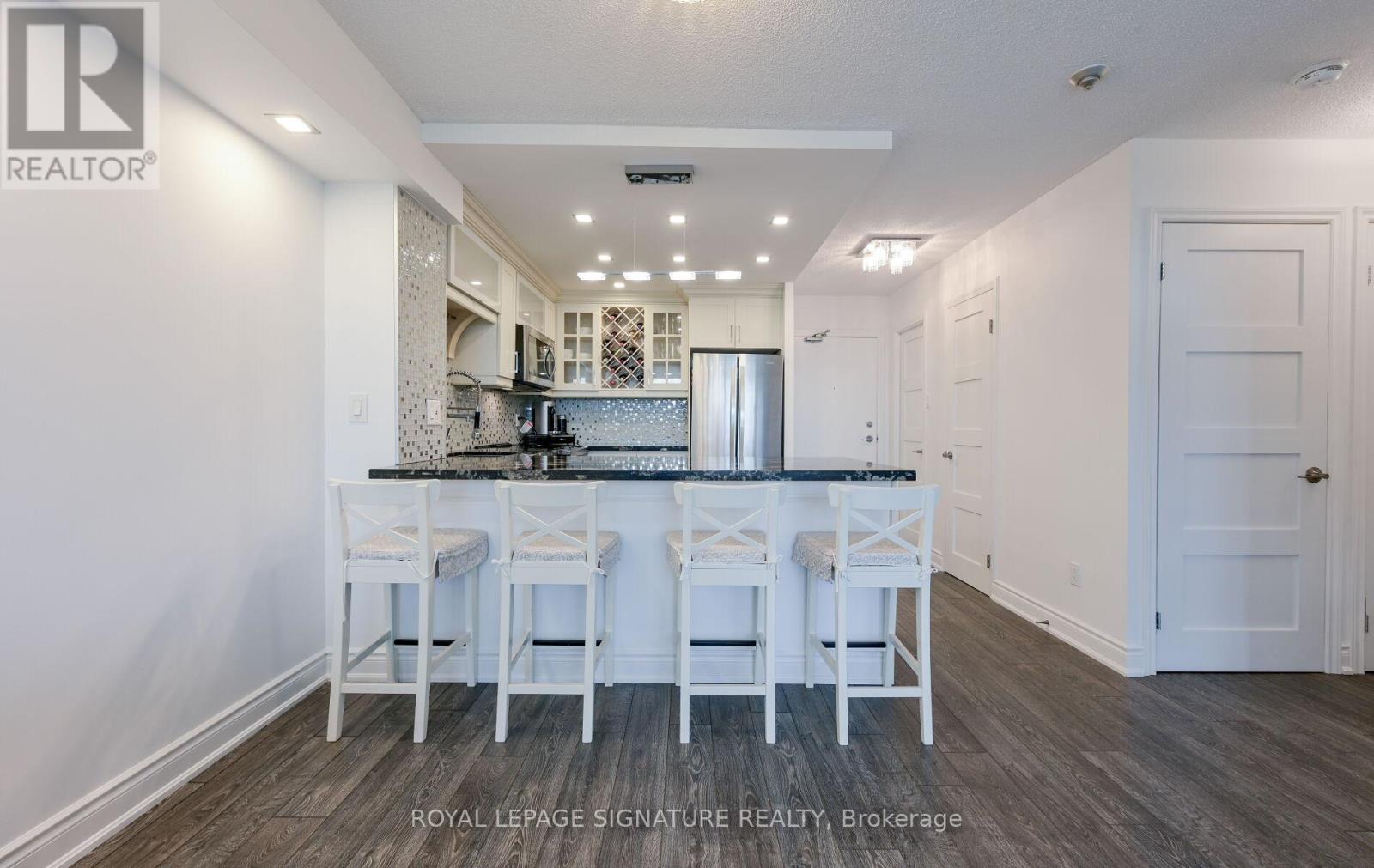 510 - 75 King Street E, Mississauga, Ontario  L5A 4G5 - Photo 19 - W12164023
