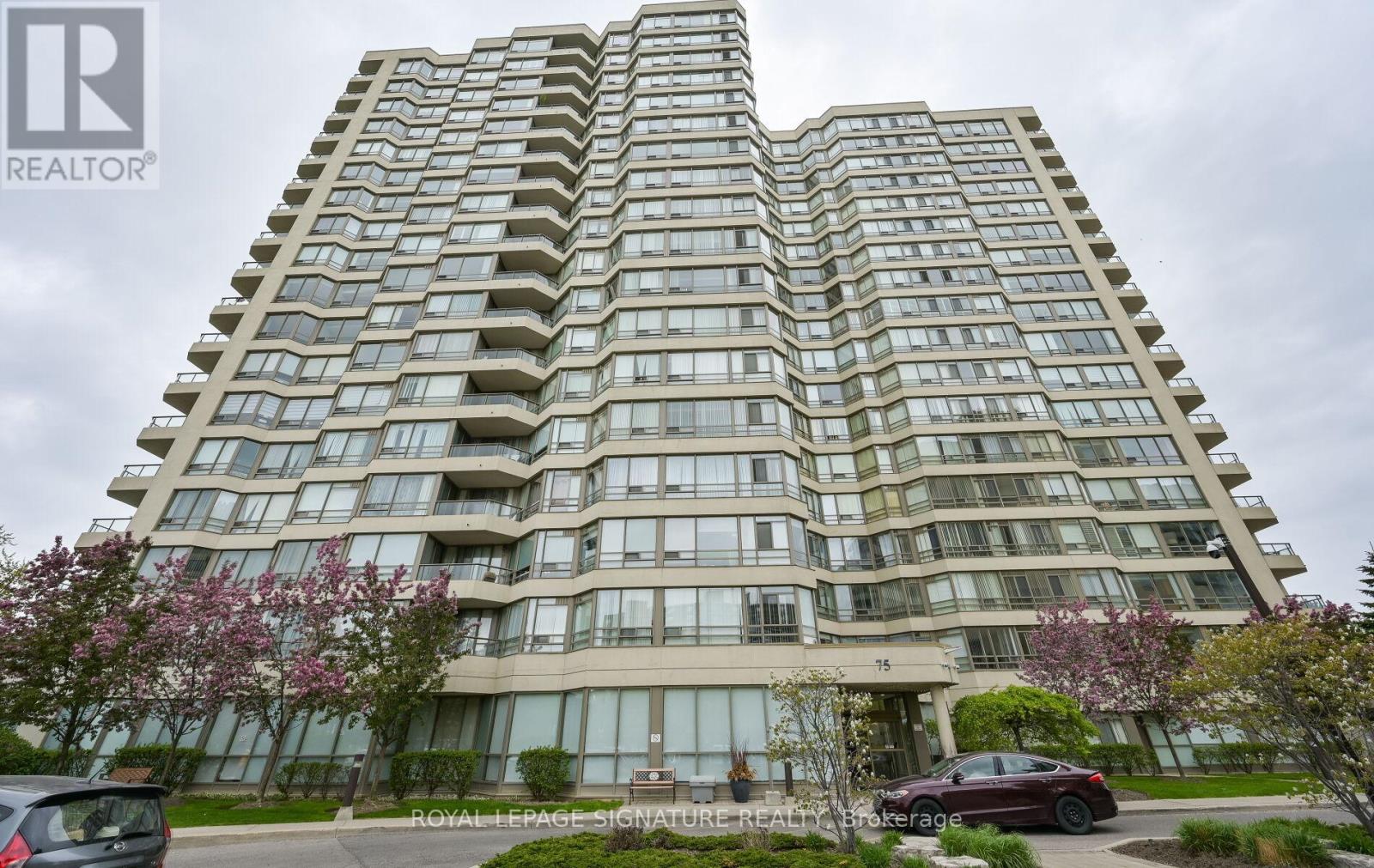 510 - 75 King Street E, Mississauga, Ontario  L5A 4G5 - Photo 2 - W12164023