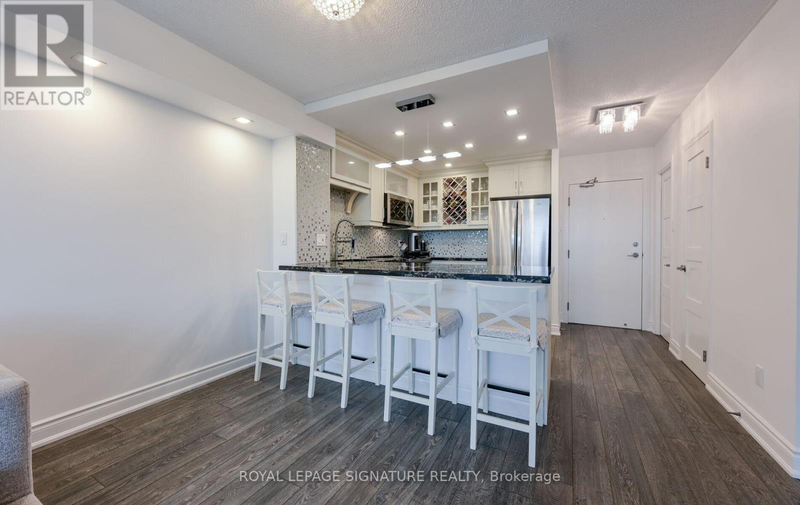 510 - 75 King Street E, Mississauga, Ontario  L5A 4G5 - Photo 20 - W12164023