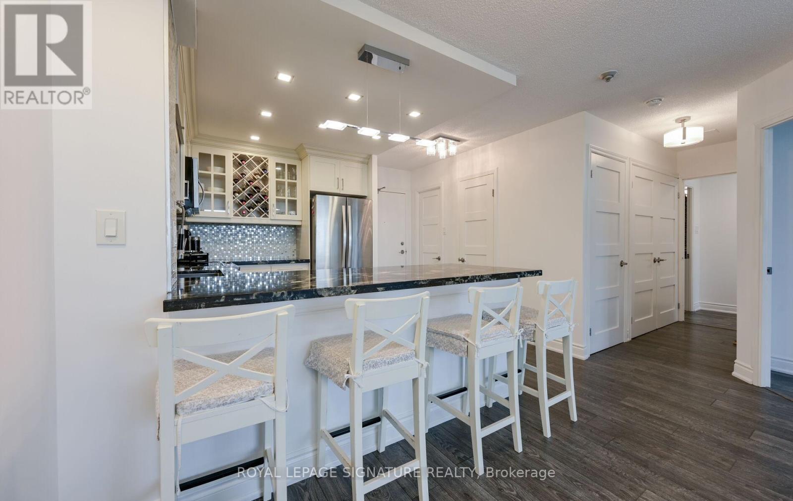 510 - 75 King Street E, Mississauga, Ontario  L5A 4G5 - Photo 21 - W12164023