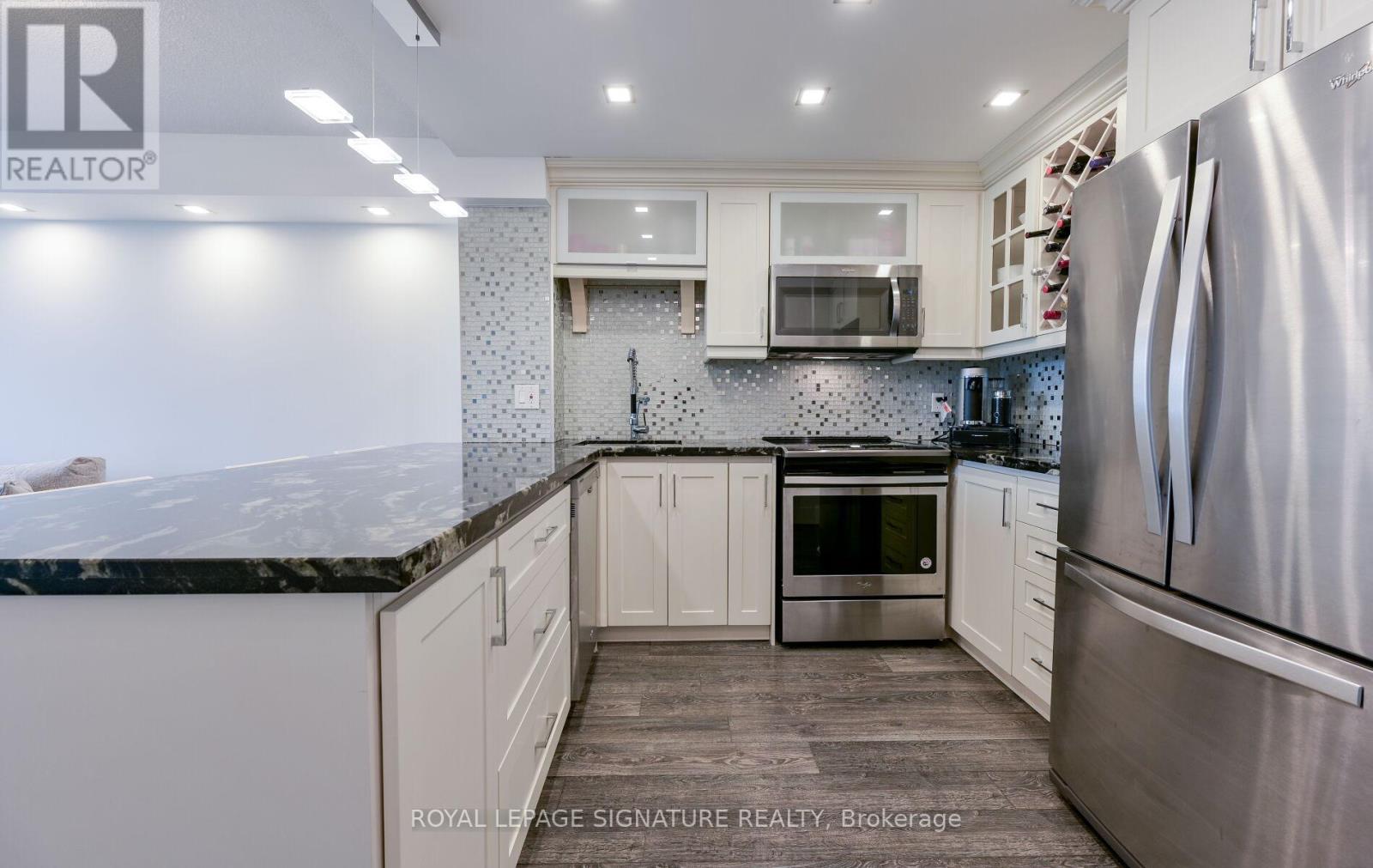 510 - 75 King Street E, Mississauga, Ontario  L5A 4G5 - Photo 23 - W12164023
