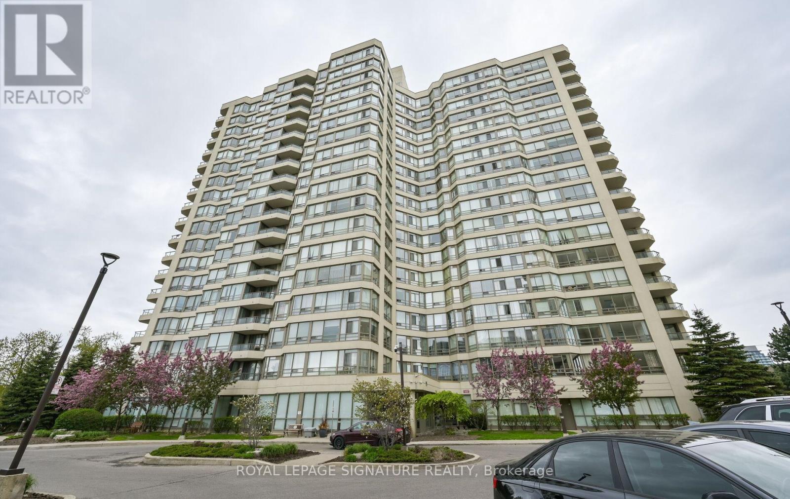 510 - 75 King Street E, Mississauga, Ontario  L5A 4G5 - Photo 3 - W12164023
