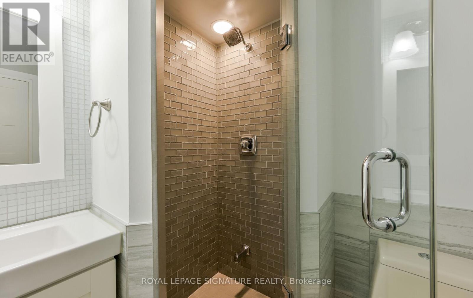 510 - 75 King Street E, Mississauga, Ontario  L5A 4G5 - Photo 30 - W12164023