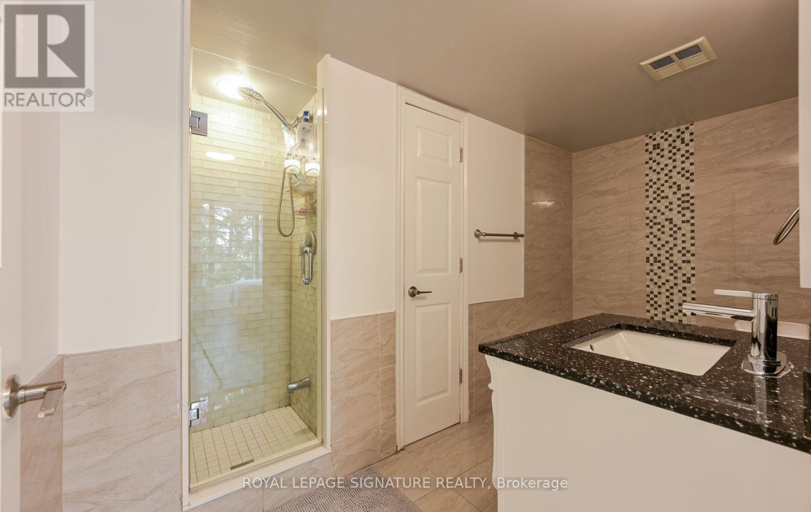 510 - 75 King Street E, Mississauga, Ontario  L5A 4G5 - Photo 34 - W12164023