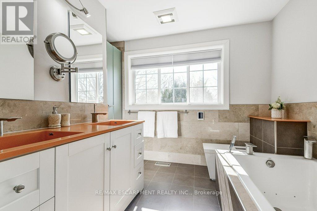 174 Foxbar Road, Burlington (Appleby), Ontario  L7L 2Z9 - Photo 12 - W12164050