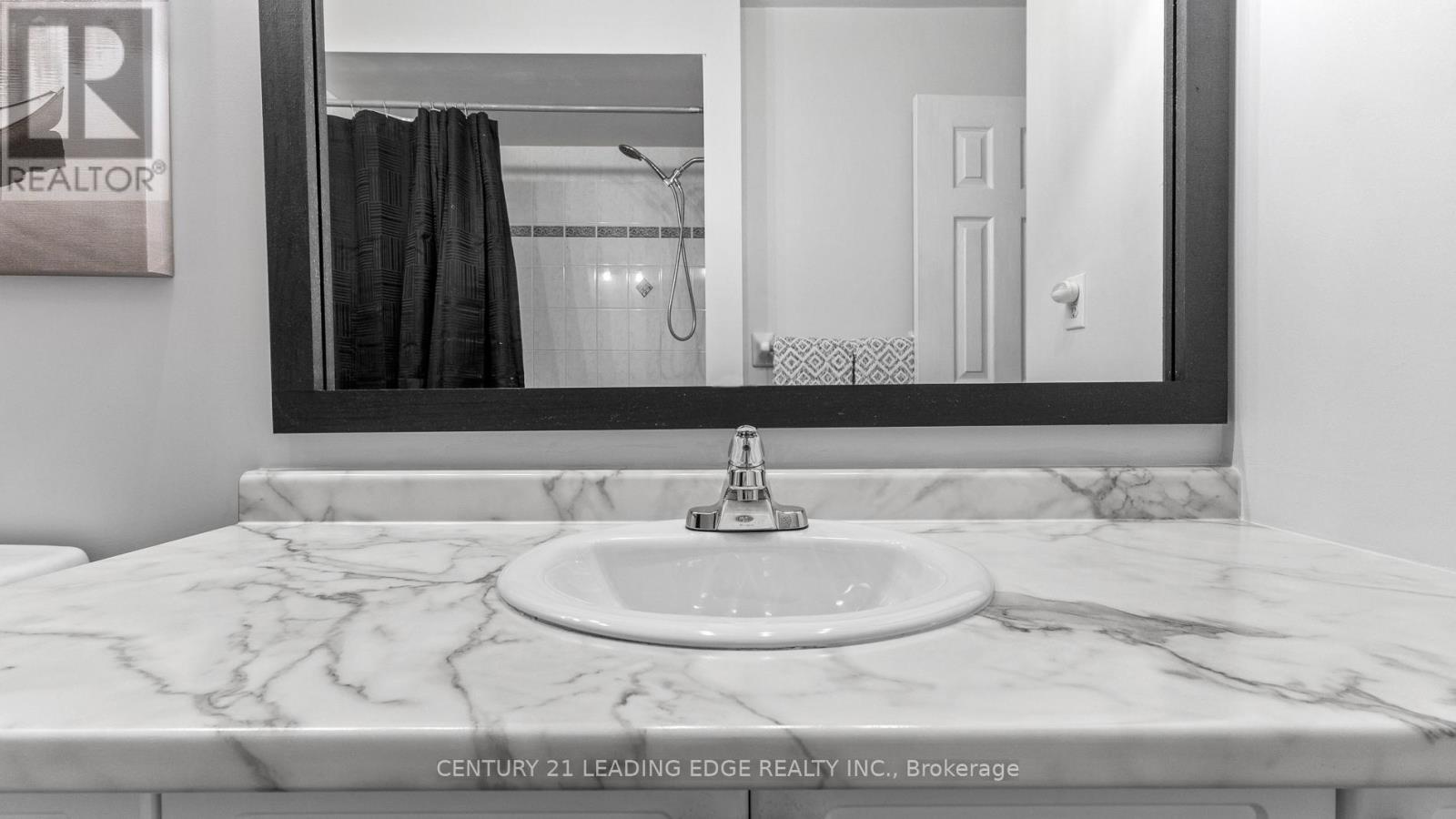 3335 Laburnum Crescent, Mississauga, Ontario  L5N 7M2 - Photo 24 - W12164067