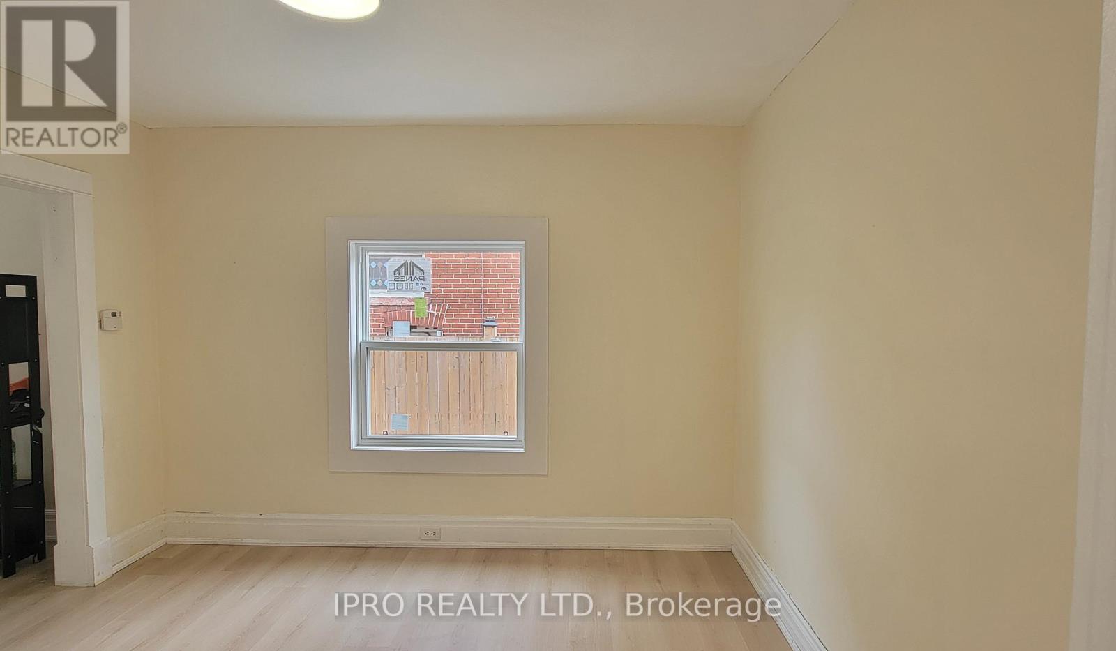 Room - 4869 Second Avenue, Niagara Falls, Ontario  L2E 4H9 - Photo 4 - X12164016