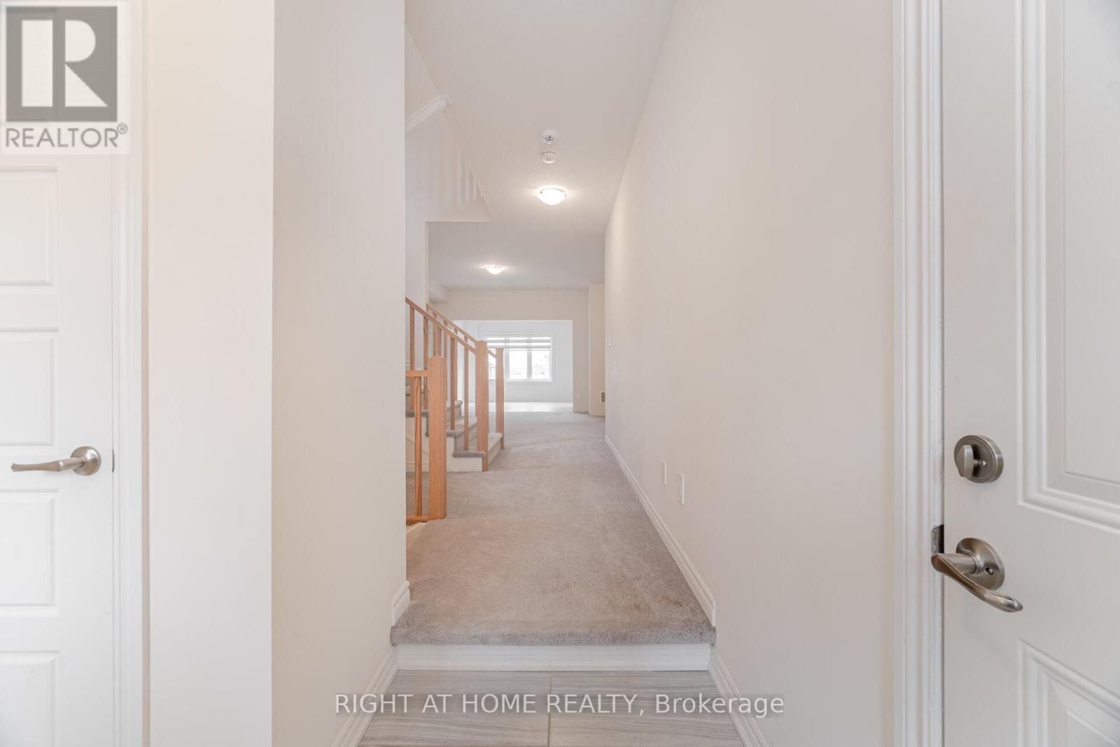 Property at 32 GEORGE BRIER DRIVE W image 4