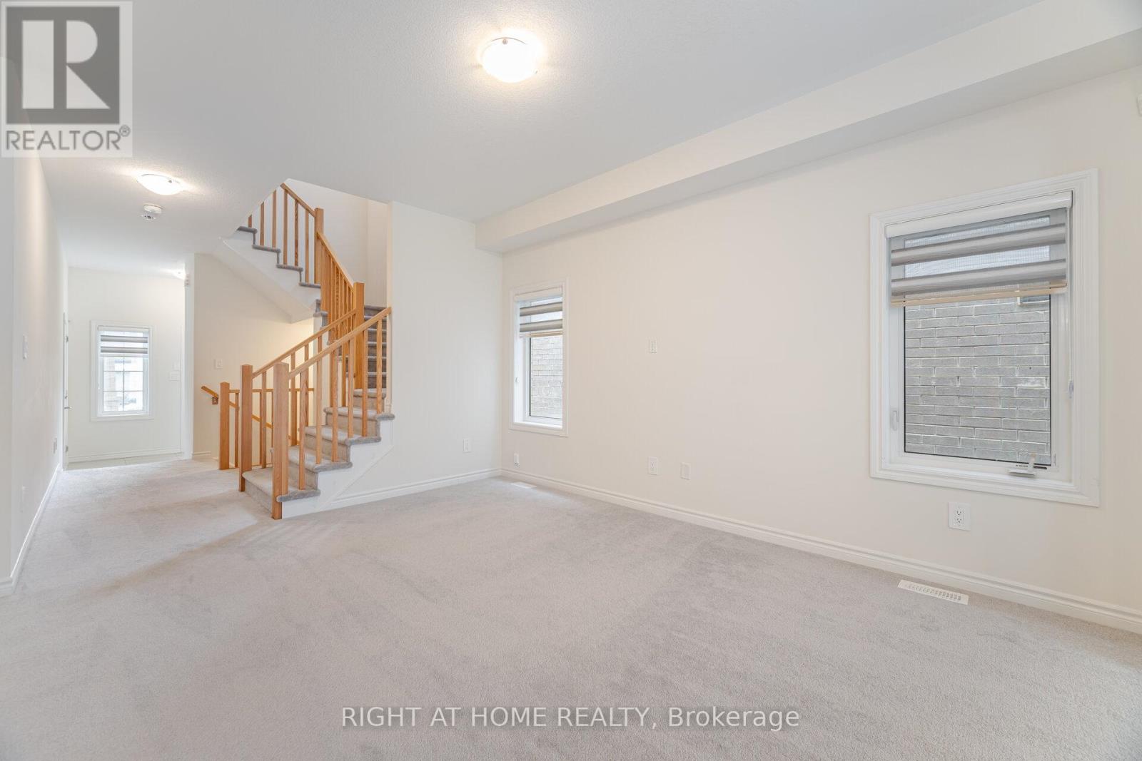 Property at 32 GEORGE BRIER DRIVE W image 5