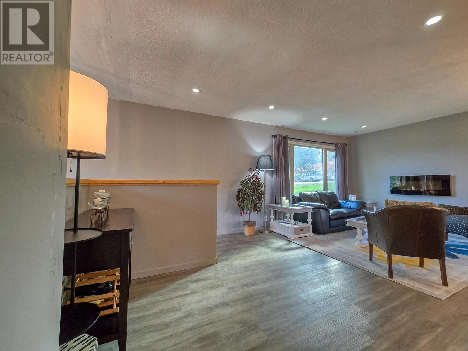 5765 COLUMBIA Road, Edgewater, BC V0A1E0