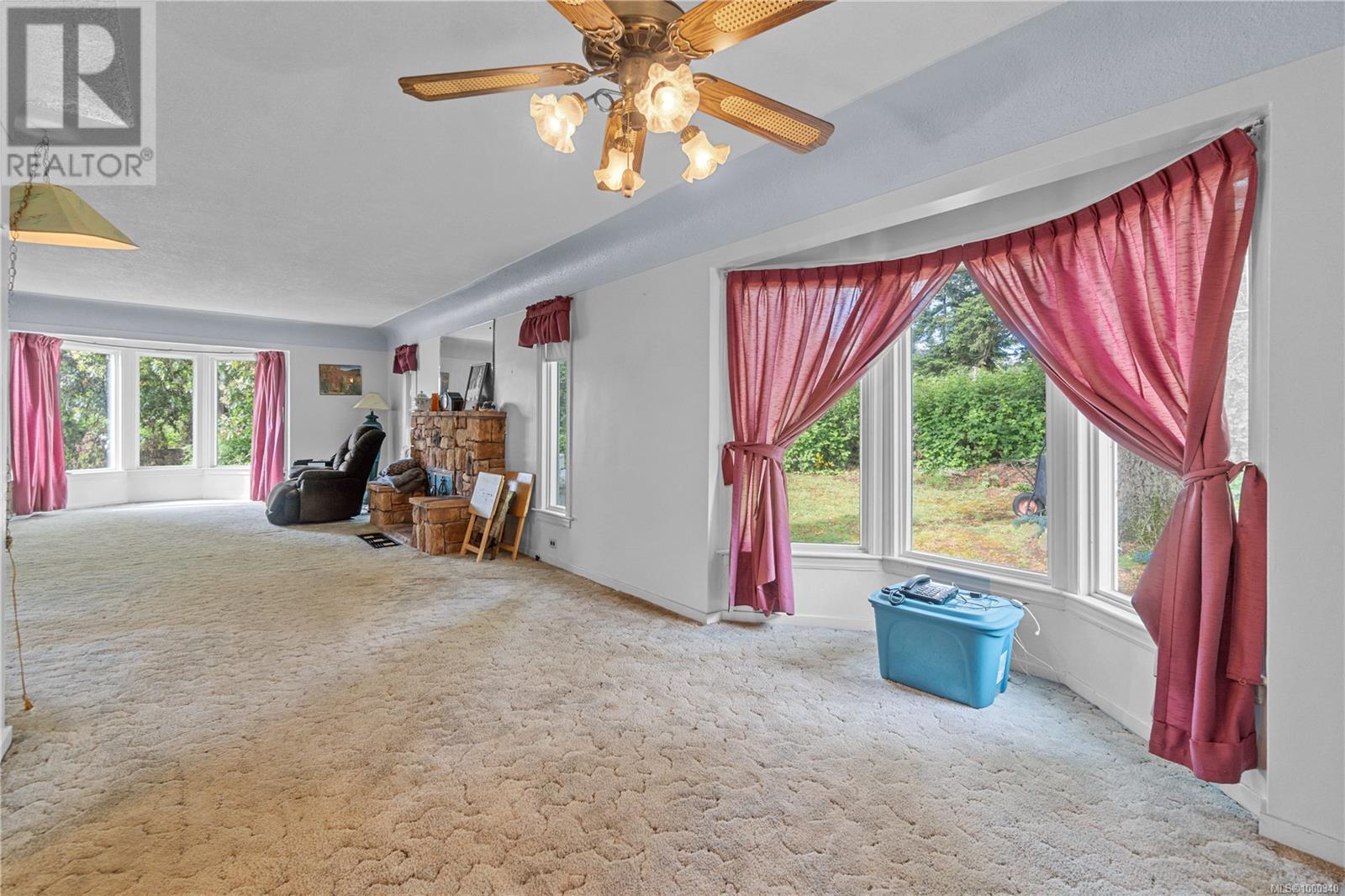 Property at 390 Cypress St image 5