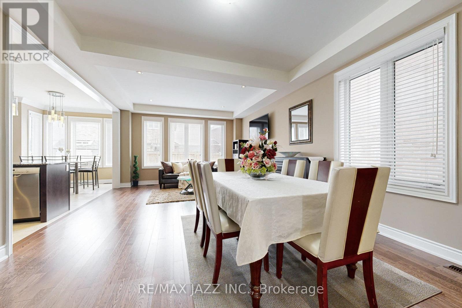 208 Frederick Pearson Street, East Gwillimbury, Ontario  L9N 0Y9 - Photo 7 - N12164143