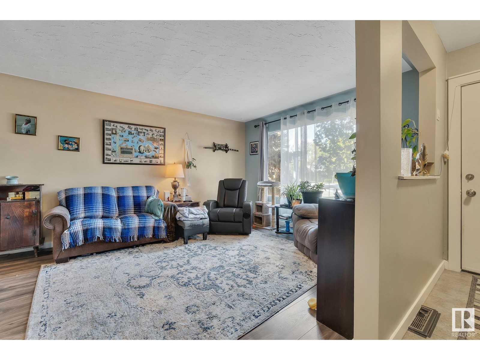 Property at 12707 107 AV NW image 3