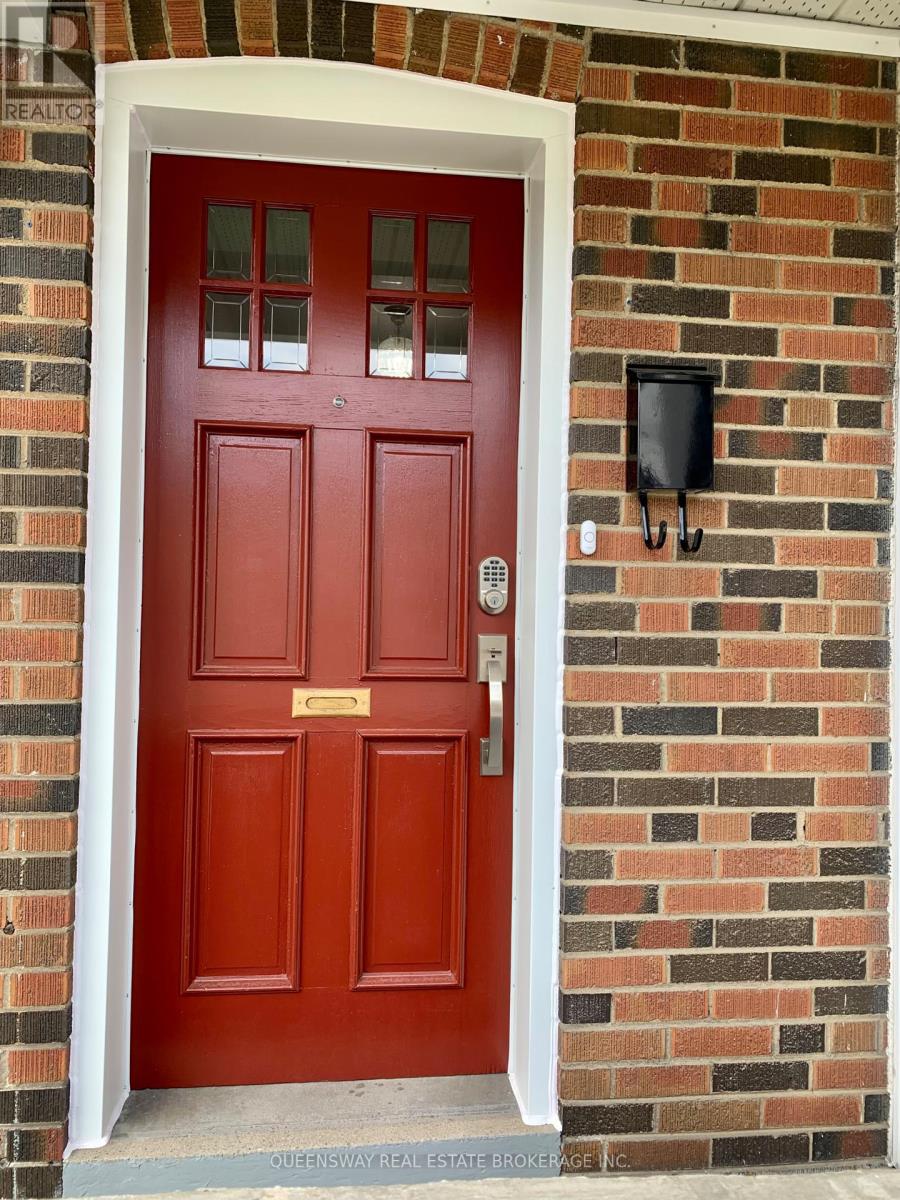 420 Jane Street, Toronto, Ontario  M6S 3Z8 - Photo 30 - W12164097