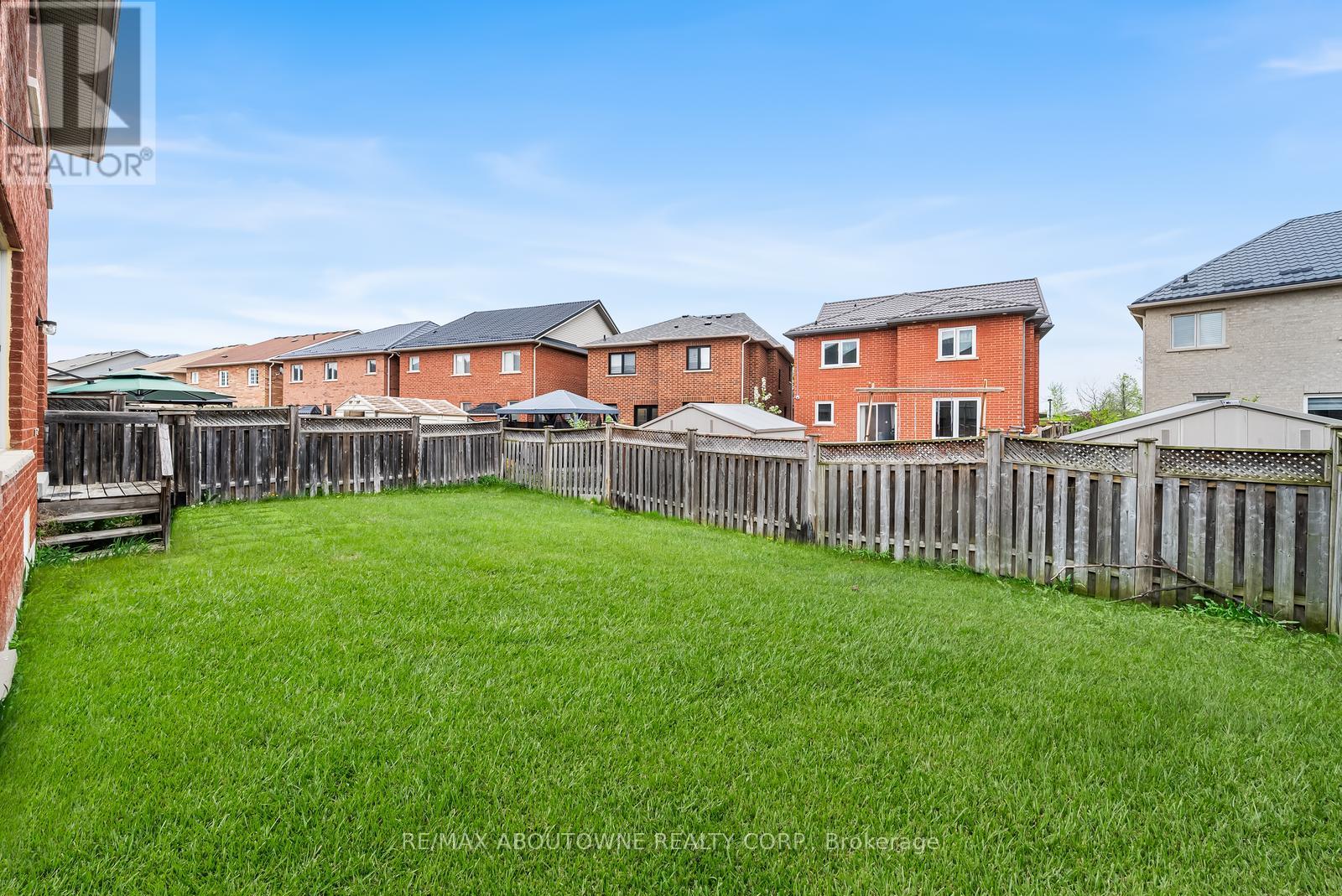 71 Cobblehill Crescent, Brampton, Ontario  L6P 2M3 - Photo 46 - W12159267