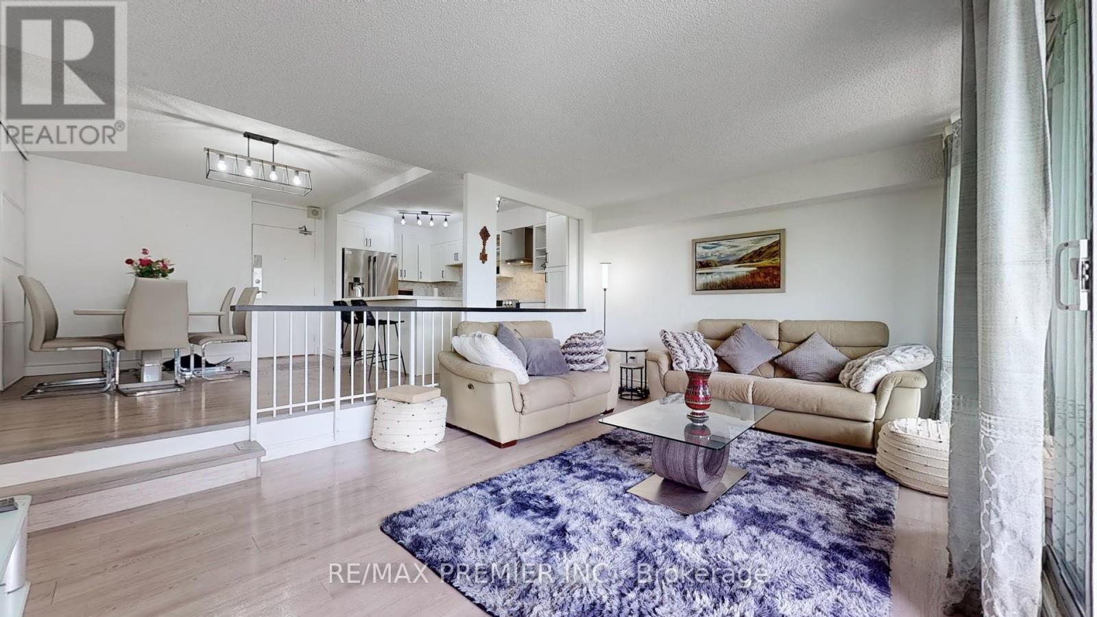 710 - 270 Scarlett Road, Toronto, Ontario  M6N 4X7 - Photo 5 - W12159274