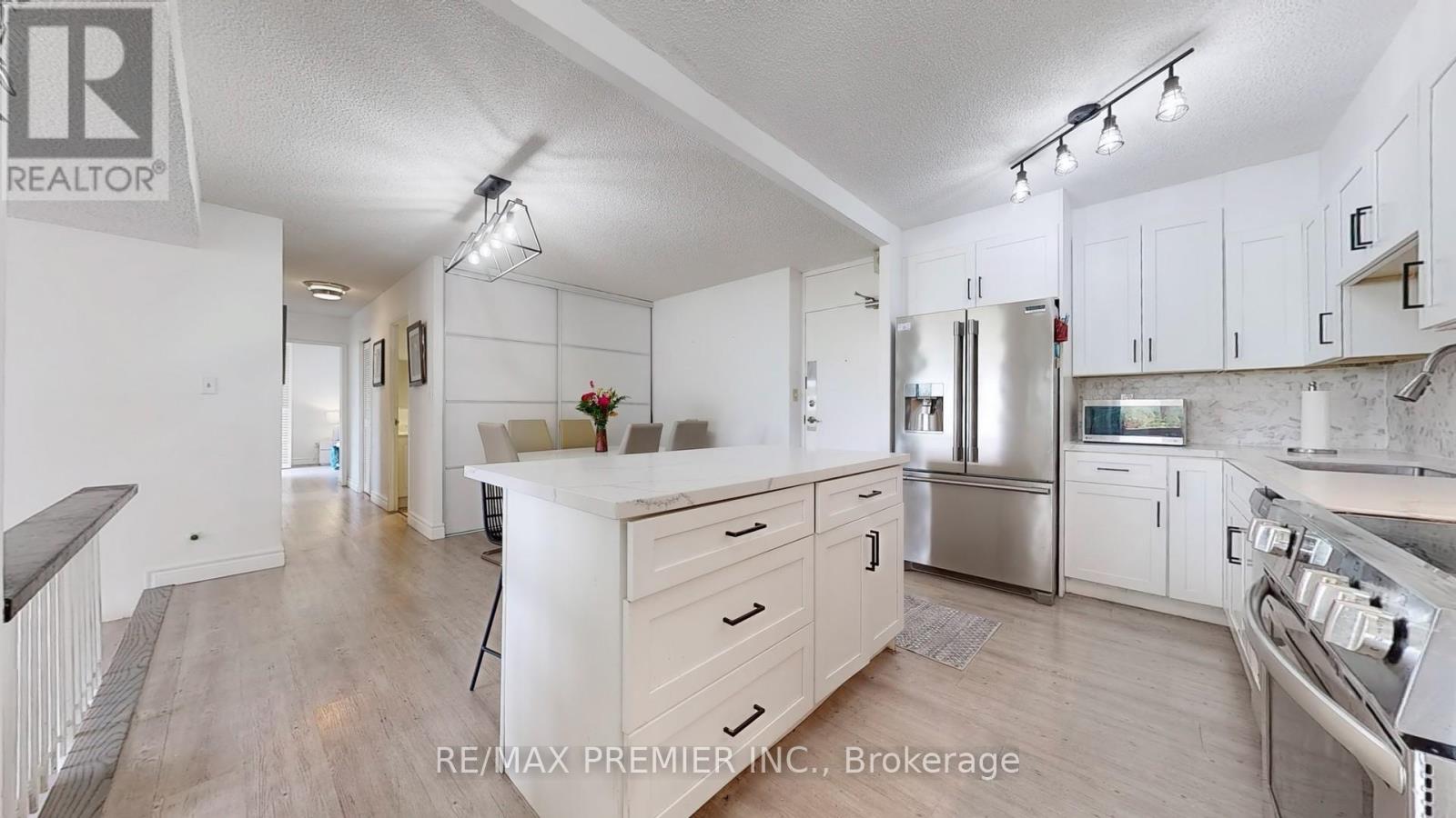 710 - 270 Scarlett Road, Toronto, Ontario  M6N 4X7 - Photo 9 - W12159274