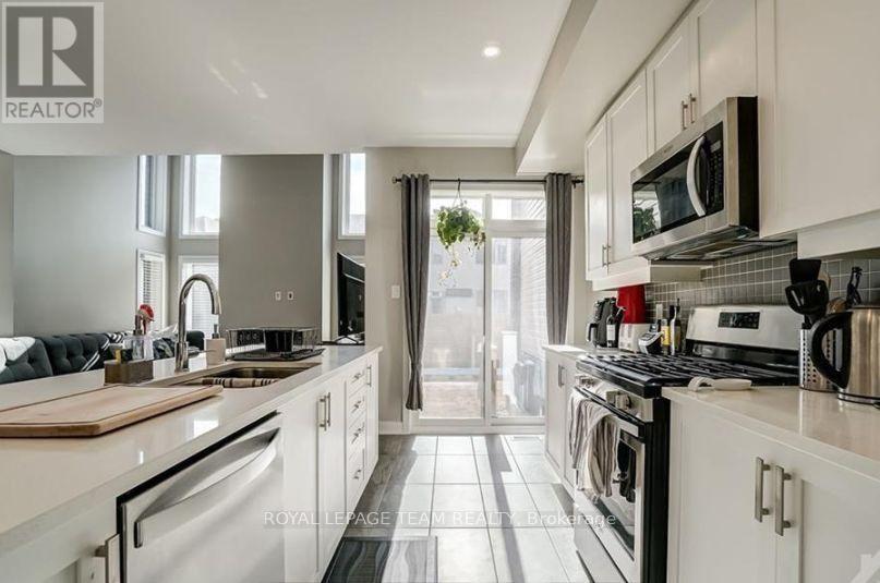 765 Twist Way, Ottawa, Ontario  K2V 0M3 - Photo 4 - X12164148
