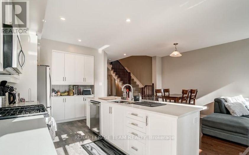 765 Twist Way, Ottawa, Ontario  K2V 0M3 - Photo 5 - X12164148