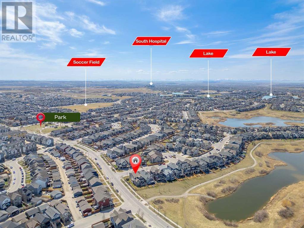 Property at 8 Marquis View SE image 4