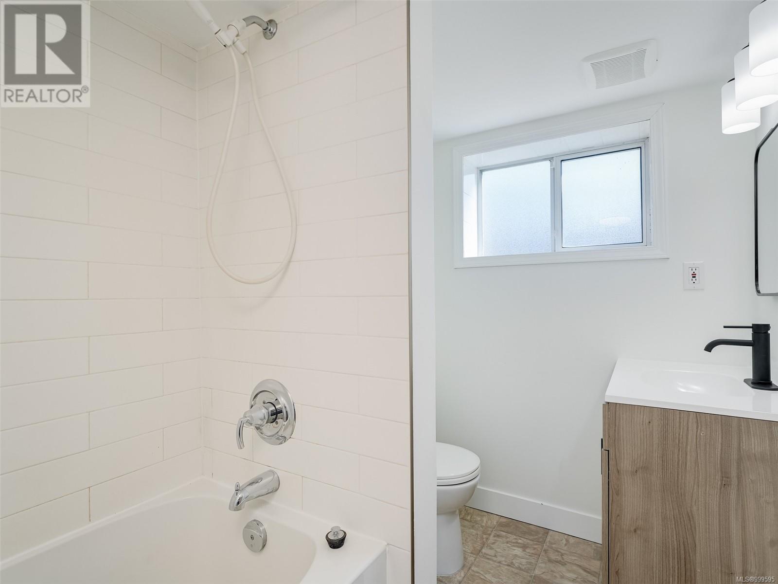 2962 Millgrove St, Saanich, British Columbia  V9A 1X3 - Photo 20 - 999595