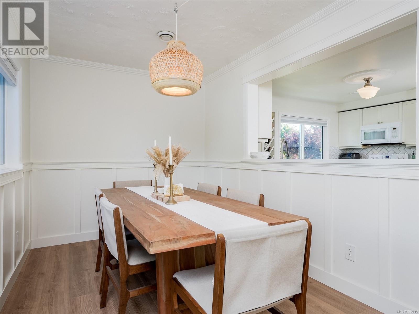 2962 Millgrove St, Saanich, British Columbia  V9A 1X3 - Photo 6 - 999595